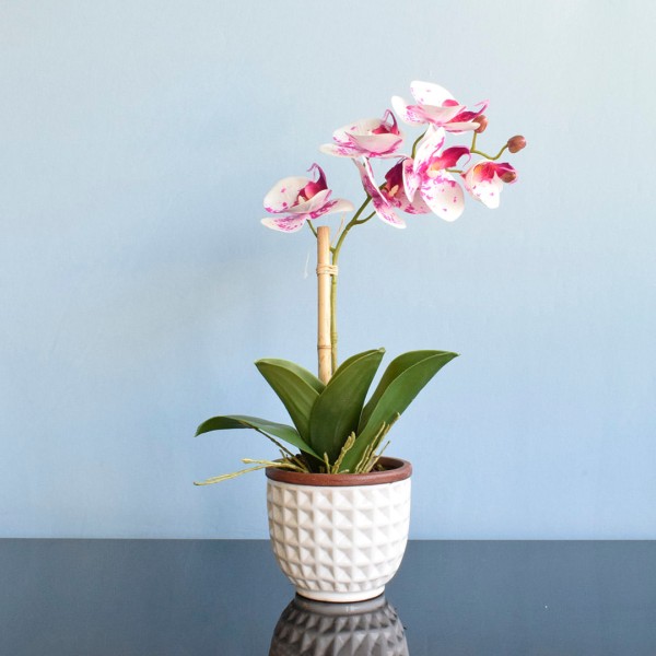 Encontraproduto.com.br - Arranjo Orquídea Artificial Tigre no Vaso Branco | Formosinha