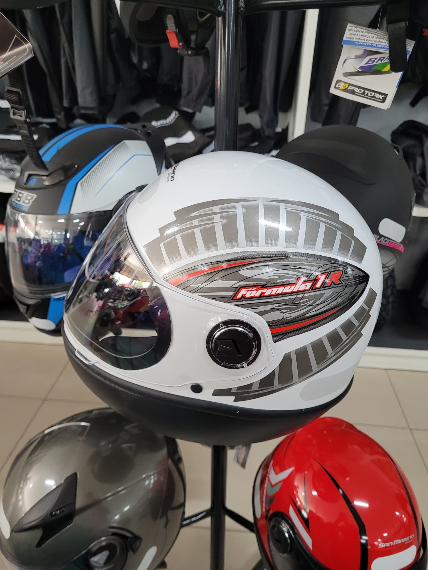Encontraproduto.com.br - Capacete formula 1 branco 56