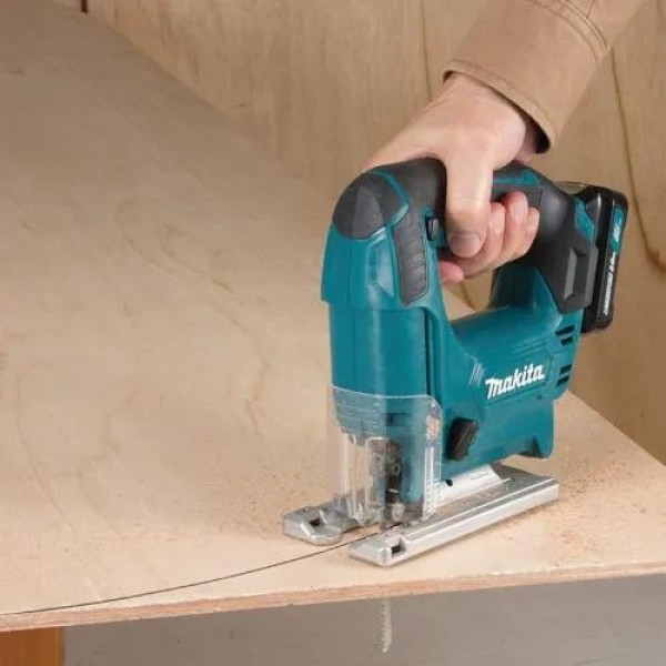 Encontraproduto.com.br - Serra Tico Tico com Bateria 12v 1.5ah JV101DZ-P - Makita