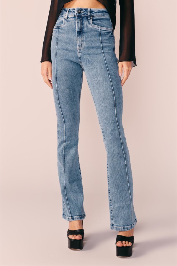 Encontraproduto.com.br - CALÇA JEANS FLARE -JEANS CLARO